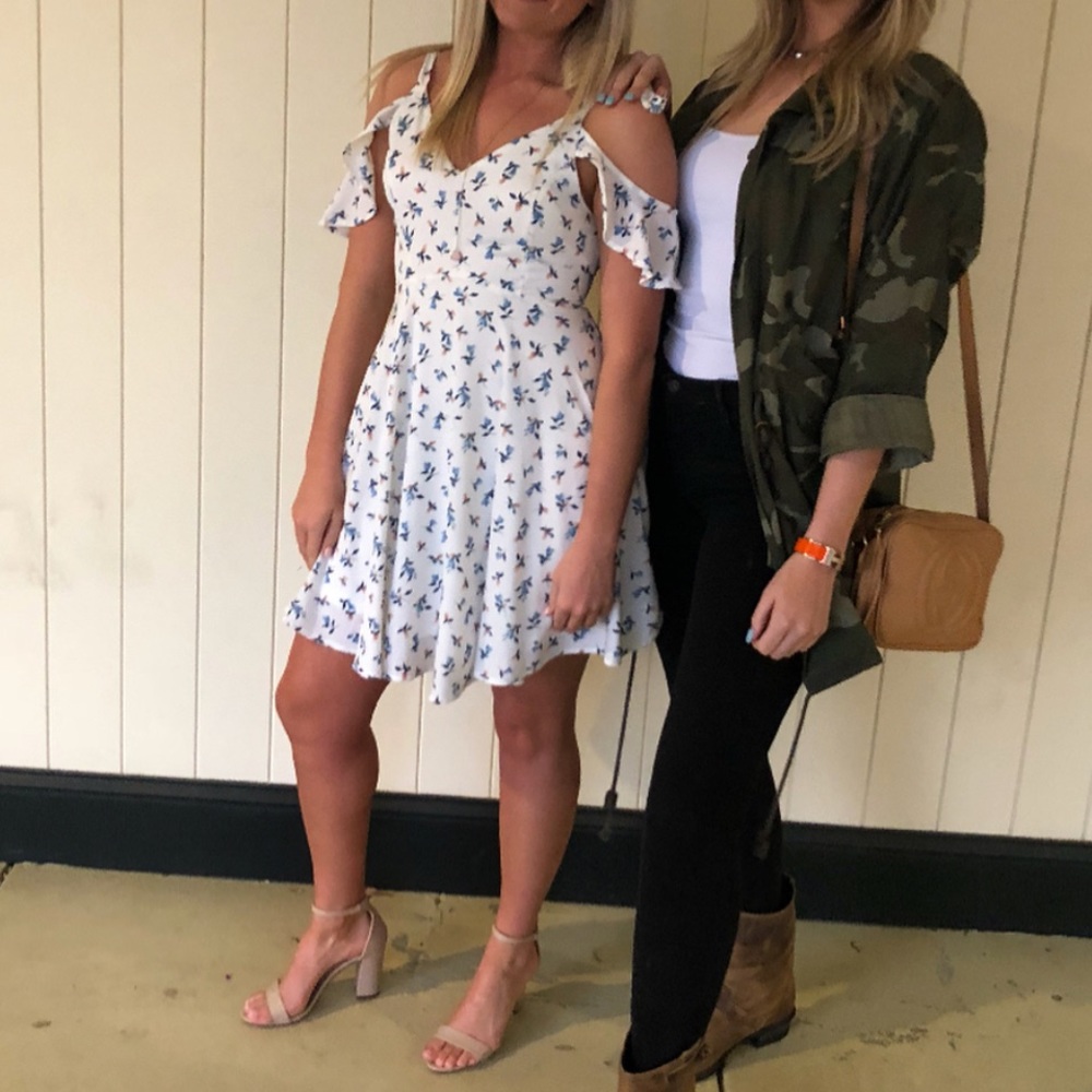 Off shoulder/on shoulder dress